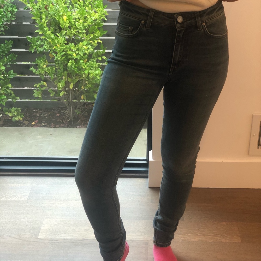 Skinny jeans. Acne.